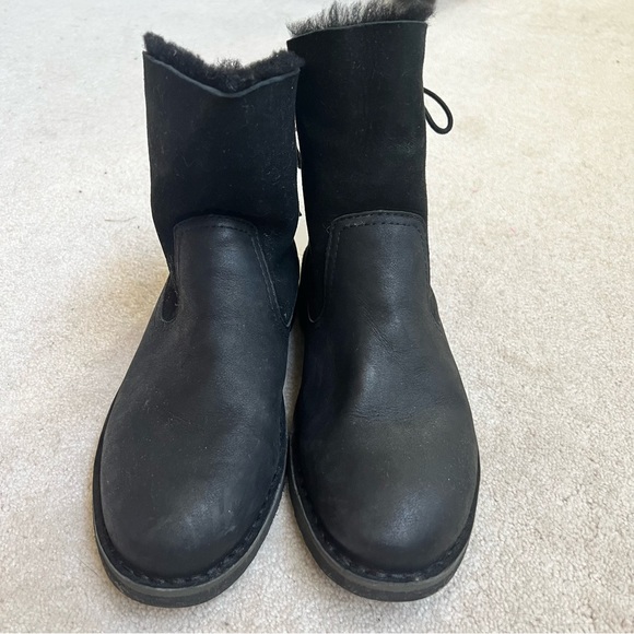 Ugg Black Lace Up Boots Size 9 - Picture 2 of 4